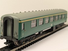 Bachmann 39-333 OO Gauge BR Mk2 FK Corridor First Class Coach BR(S) Green