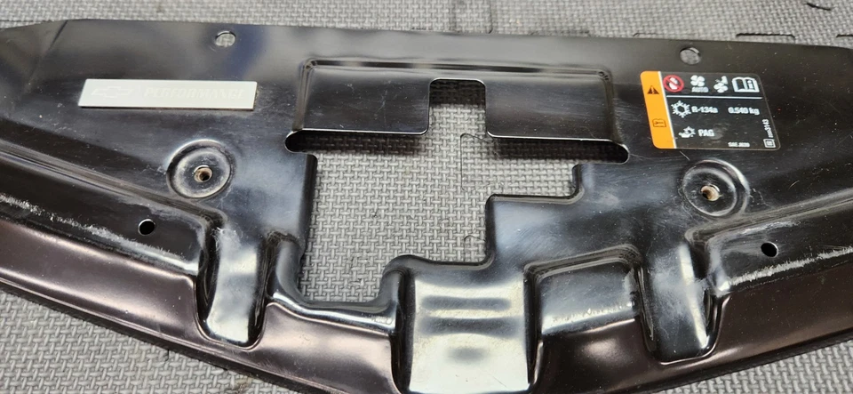 Chevrolet Camaro SS 2010-2015 cubierta de soporte de radiador OEM Foto 3 de 4