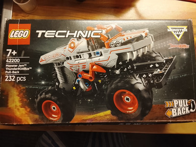 LEGO TECHNIC: Monster Jam Thunderroarus (42200)