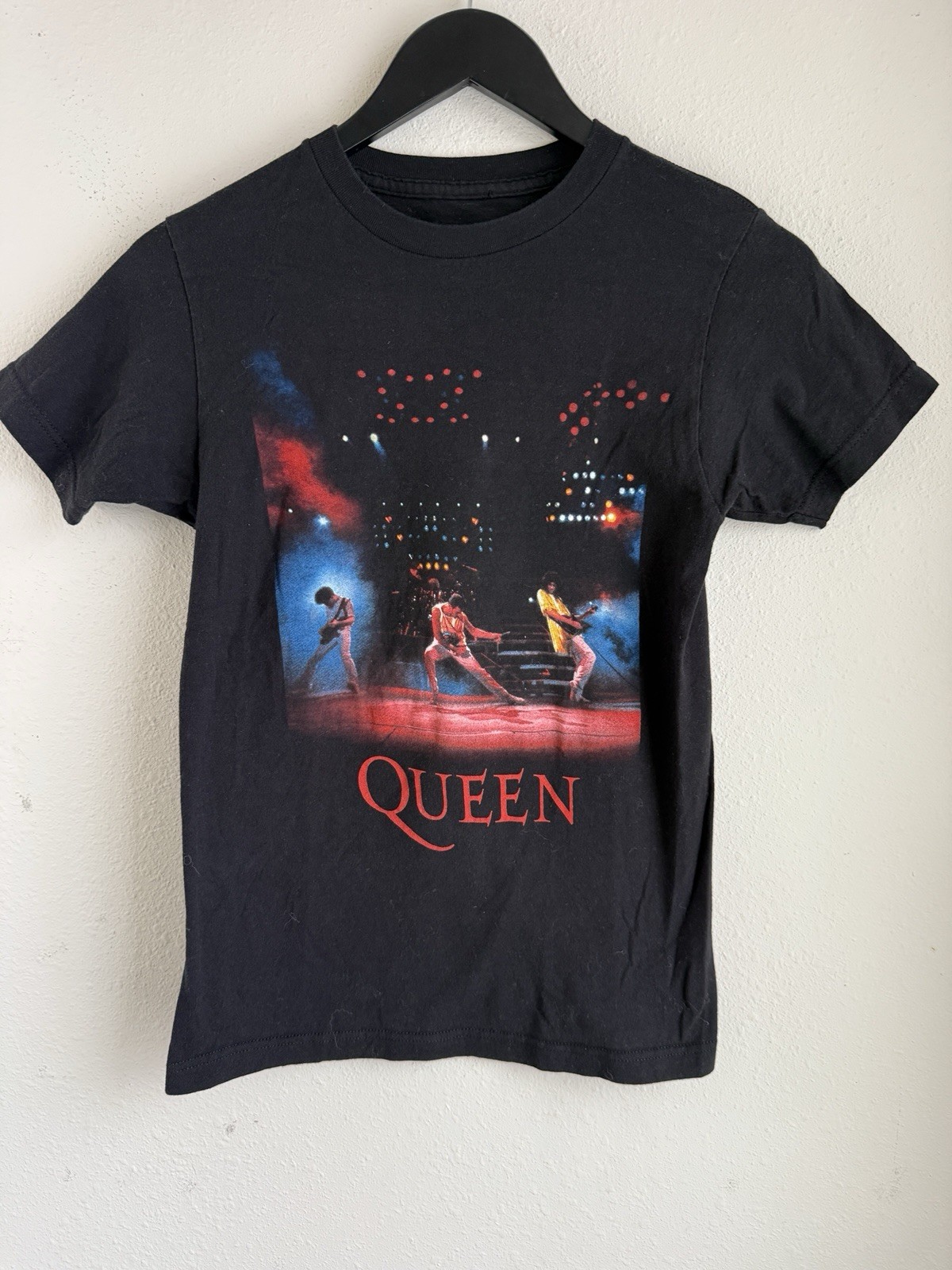 Queen Women's T-shirt XS Black Stage Band Graphic Official Merch Tee