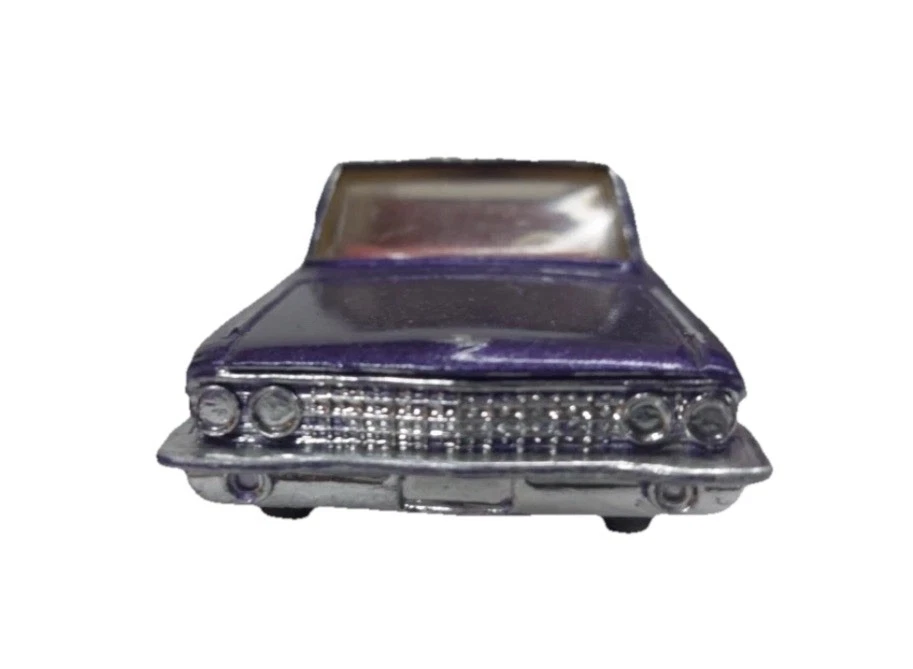 Modelo Cadillac Dinky Vintage púrpura metálico buen ejemplo. Foto 2 de 4