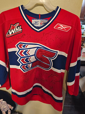 SPOKANE CHIEFS WHL AUTOED MINOR LEAGUE HOCKEY JERSEY SIZE SMALL ADULT