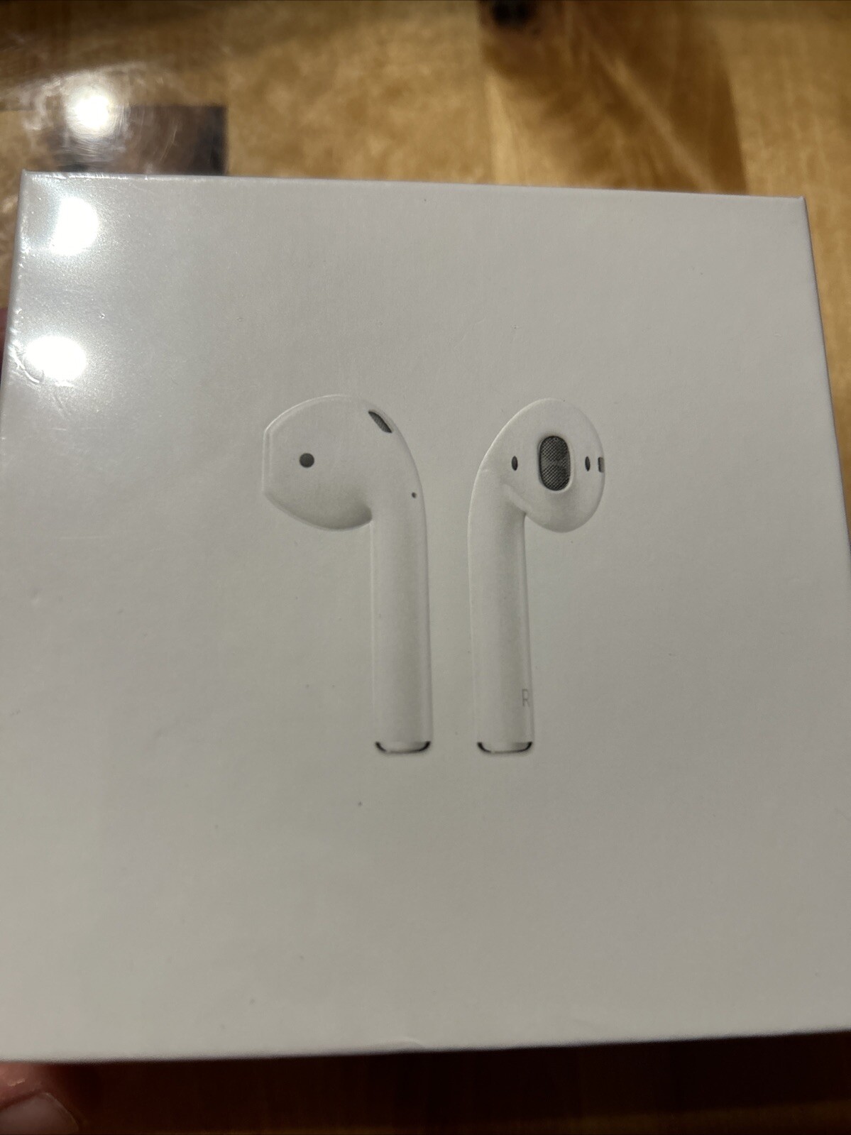 Wireless Apple AirPods with charging case-image