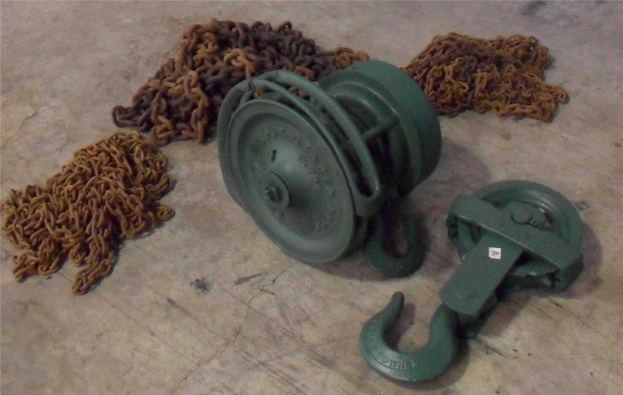 Yale 11/2 Ton Spur Geared Block w/ Chains & 3Ton Hoist Hook 125 526