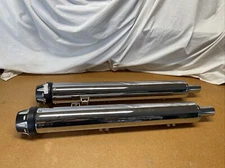 FREEDOM PERFORMANCE Chrome 4 in. American Outlaw Slip-Ons w/Black Tip - IN00054