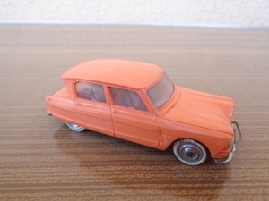 Norev France Ancienne voiture miniature Citroën Ami 6 1/43 D