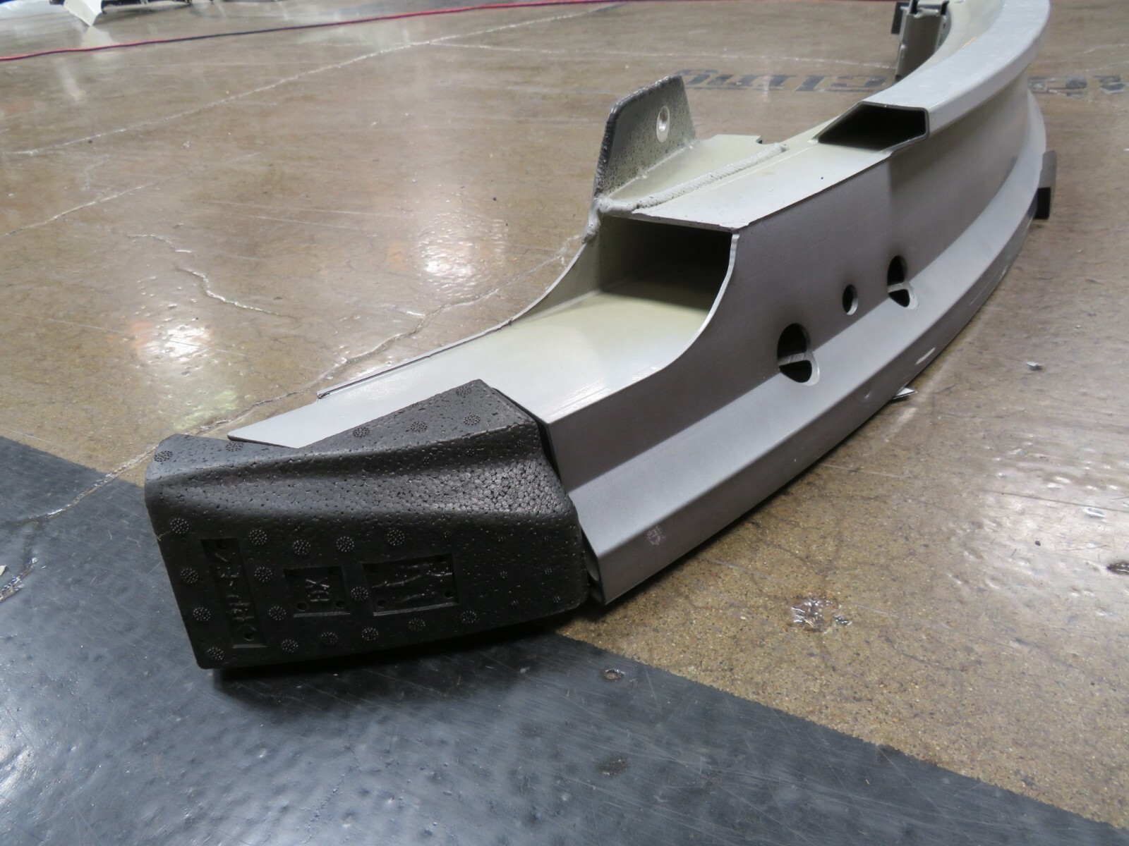 Maserati Granturismo, Rear Bumper Reinforcement, Used, P/N 80308900