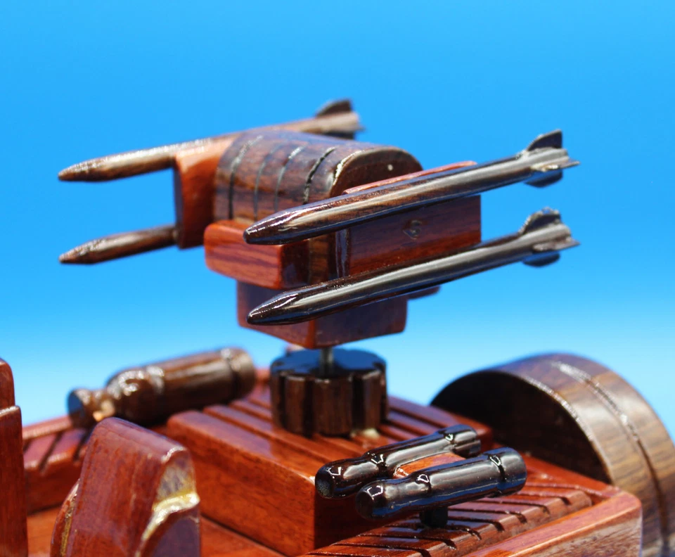 JEEP MILITAR VINTAGE MADERA CAOBA CON PISTOLAS CAJA ORIGINAL HECHO EN VIETNAM Foto 4 de 4