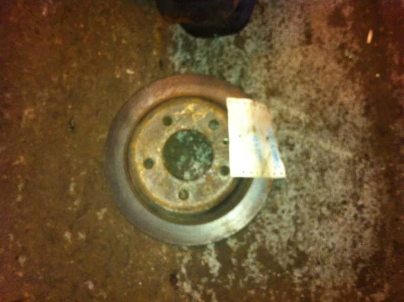 Frenos traseros conductor izquierdo bmw 733i 82-84 Foto 2 de 4