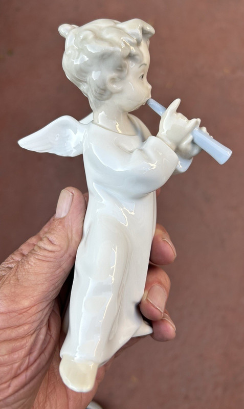 lladro 6 1/4" STANDING CHERUB ANGEL PLAYING FLUTE FIGURINE spain WHITE GOWN 4540