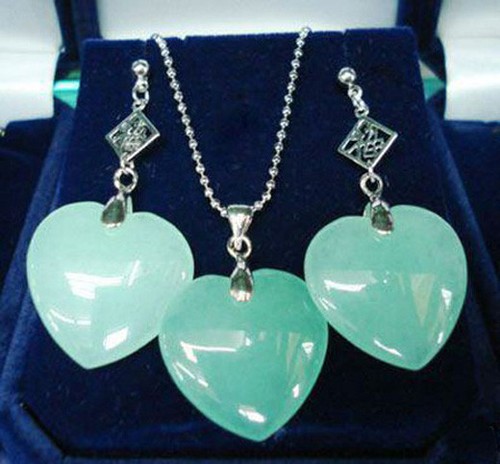 Light Green Jade Heart White Gold Plated Fortune Earrings Pendant Necklace Set - Picture 2 of 3