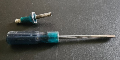 QUICK WEDGE, SALT LAKE CITY. SLOTTET SCREW HOLDER /SCREW DRIVER. #2354. BLUE