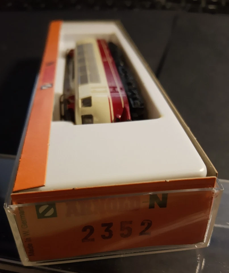 Arnold 2352 Schnellfahr-E-Lok BR 103 150-9 (ex. E03 ) der DB rot/beige, OVP;  N - Bild 2 von 4