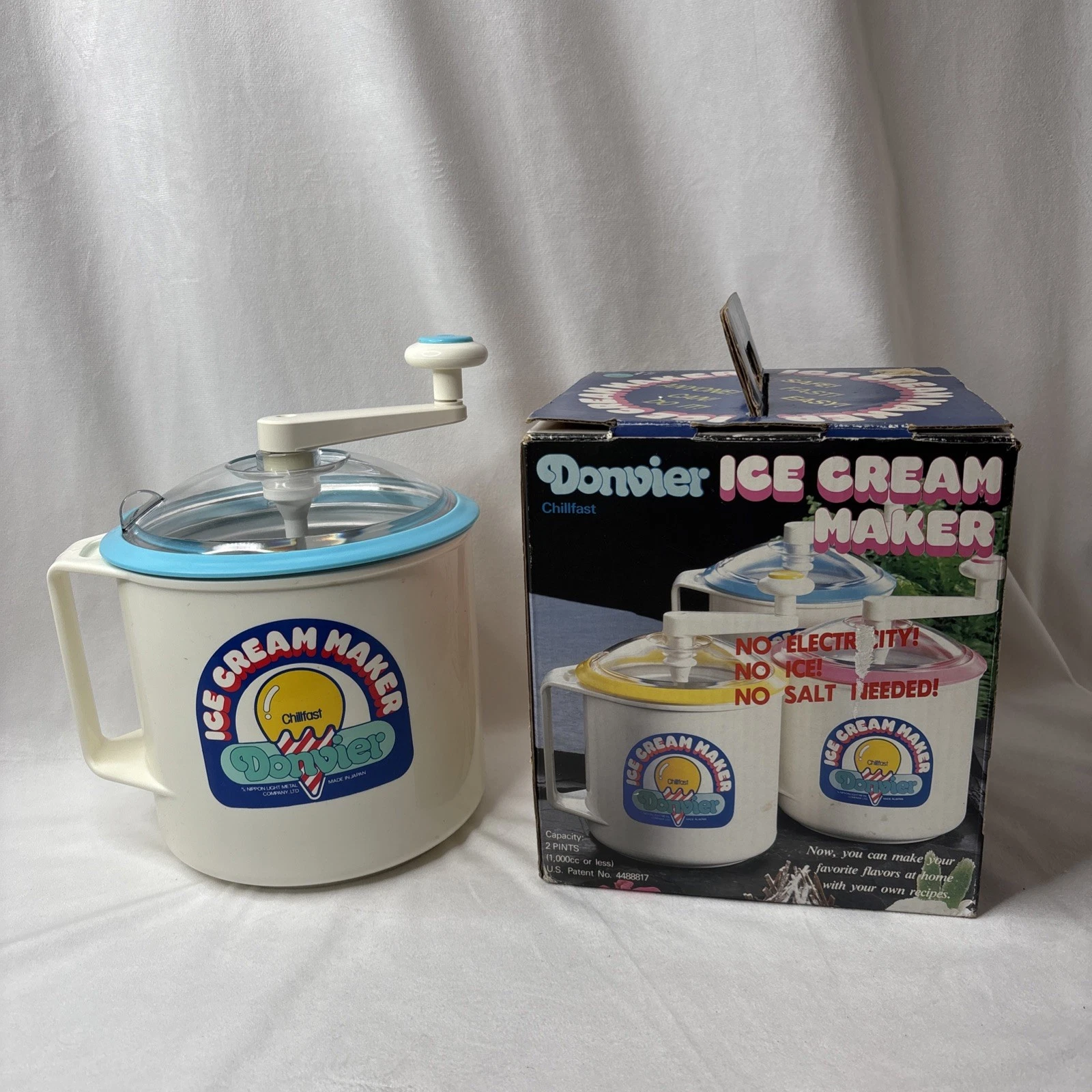 Donvier Vintage Chillfast Ice Cream Maker 1 Quart 2 Pints Blue Rim Japan