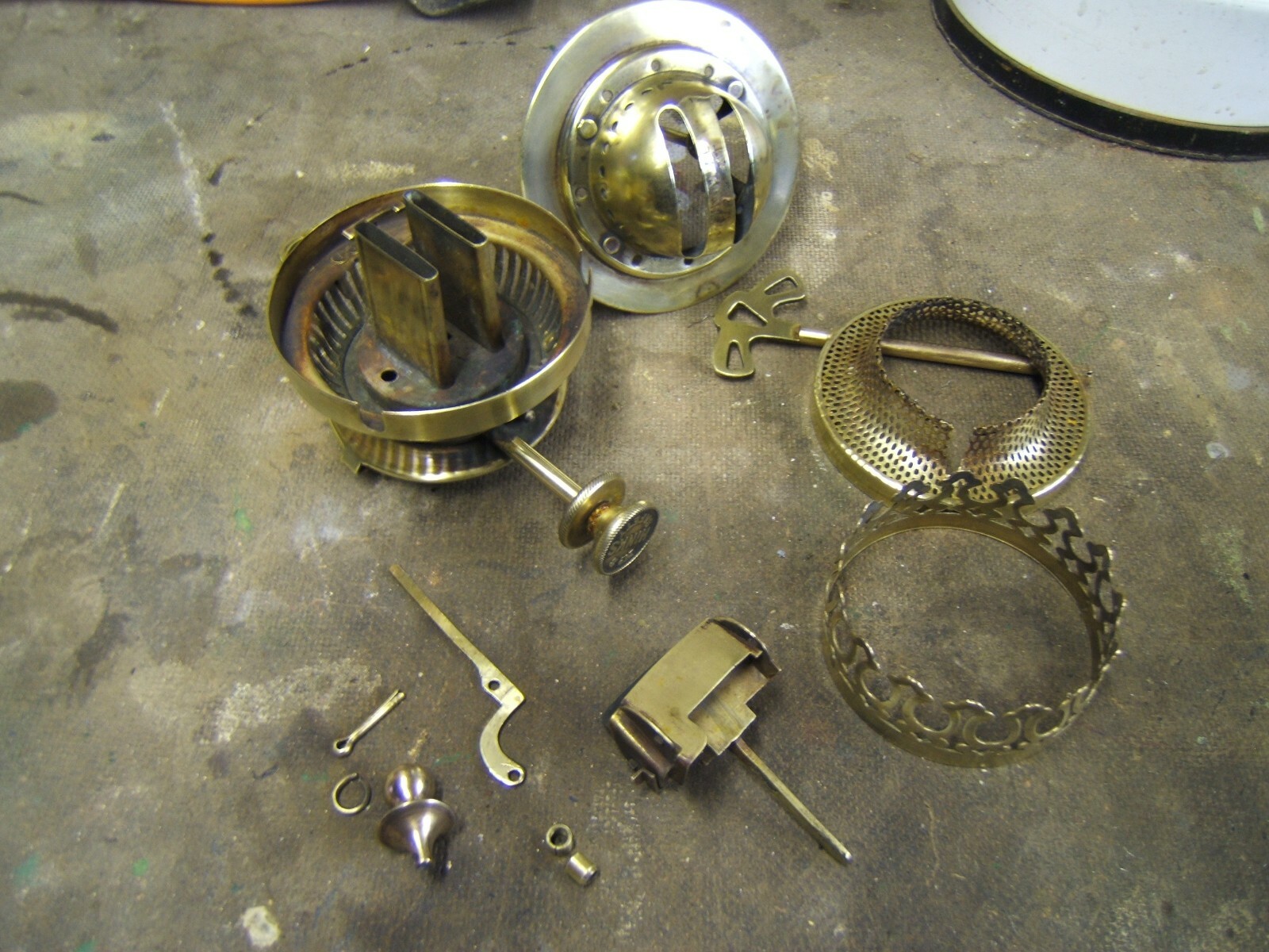 Oil lamp burner Hink's no2 safety weight all original Hinks working ref