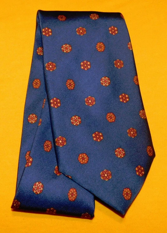 Gravata floral azul/vermelha BARNEYS NEW YORK FEITA NA ITÁLIA - GRAVATAS DE PESCOÇO - GRAVATAS DE DESIGNER. - Imagem 2 de 3