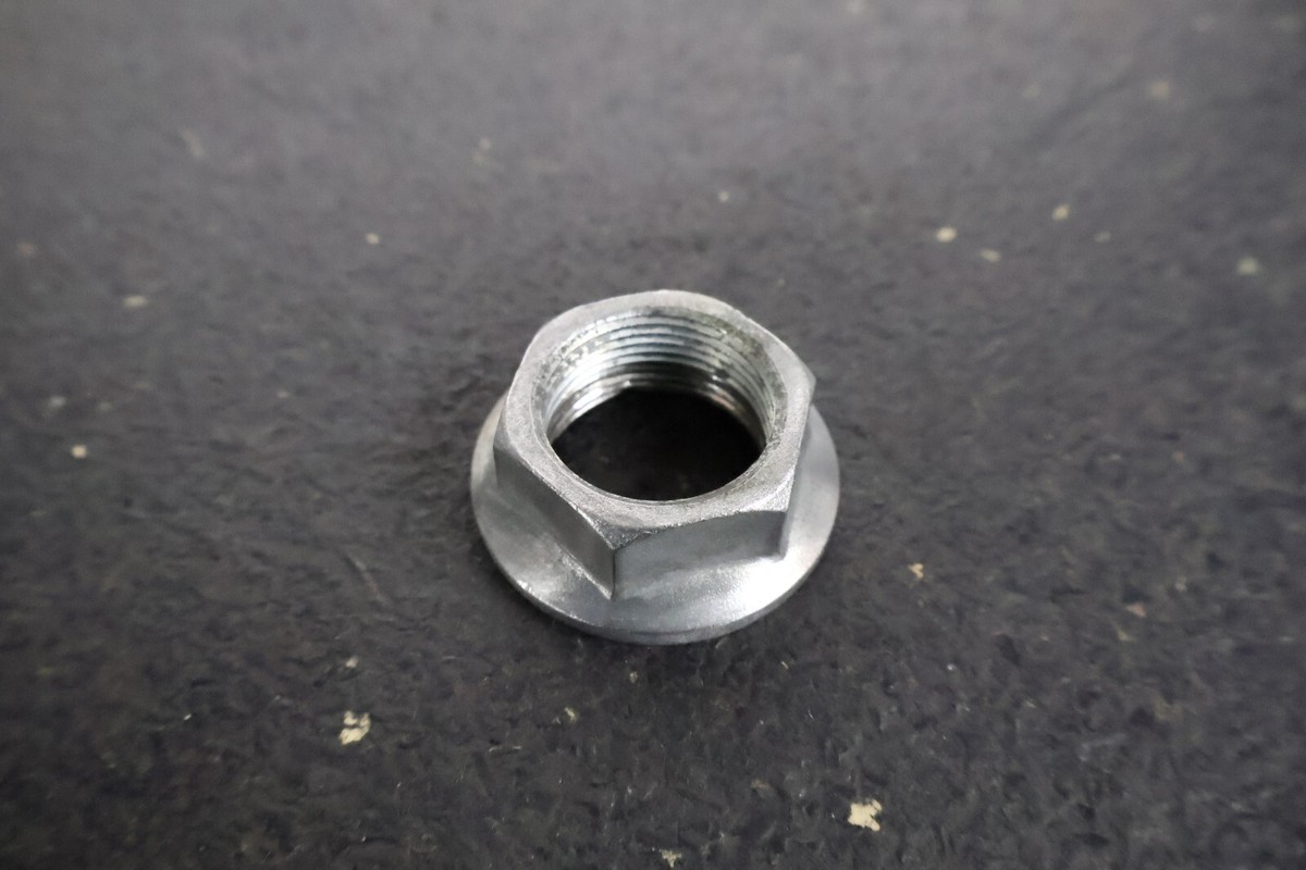 KAWASAKI ZX900 ZX9R ZX750 ZX1200 NINJA SWINGARM PIVOT SHAFT FLANGE