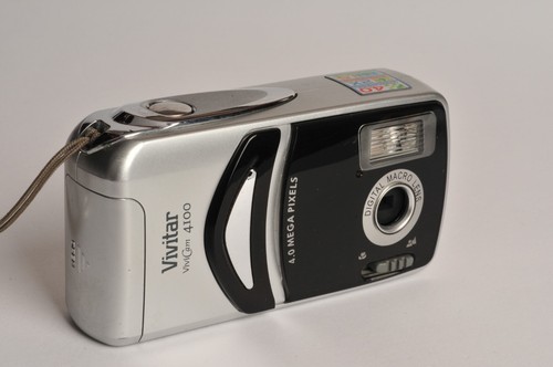 Vivitar Vivicam 4100 Vintage Cheap & Cheery 4MP Digital Camera Uses AA Batteries - Picture 2 of 8
