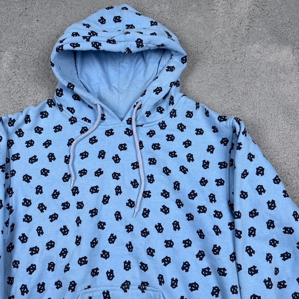 Sudadera con Capucha Carolina Tarheels De Colección Para Hombre Grande Soffee Clásico AOP 90 Baloncesto Foto 3 de 4