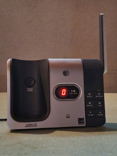 AT&T CL82214 Cordless Phone Two Handsets Answering System - Zdjęcie 3 z 19