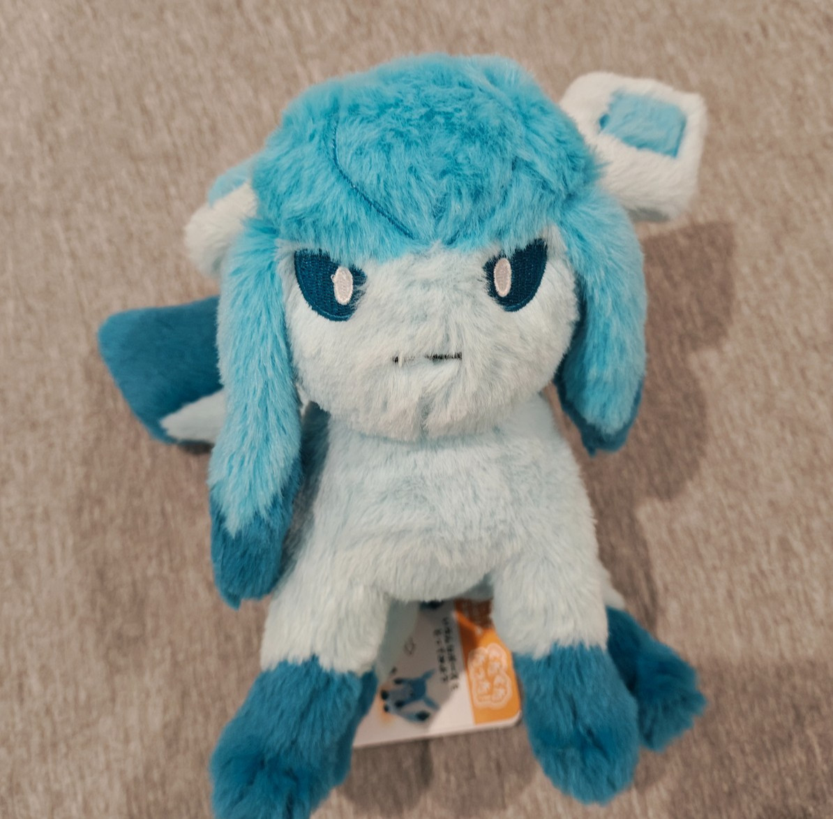 Pokemon japan plush Takara tomy Kutta kutta tatta Glaceon small with tag
