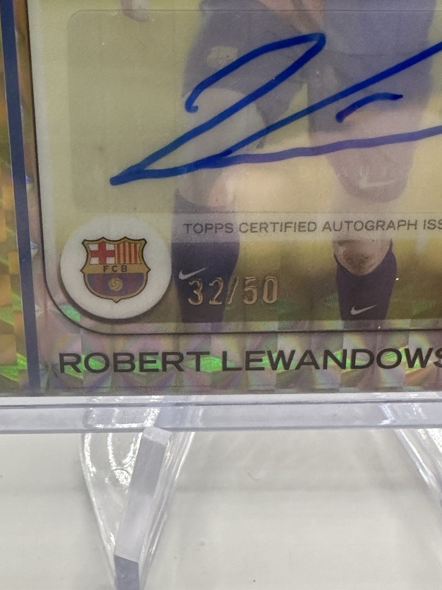 2024-25 Topps Chrome UEFA Robert Lewandowski Auto 32/50 Gold