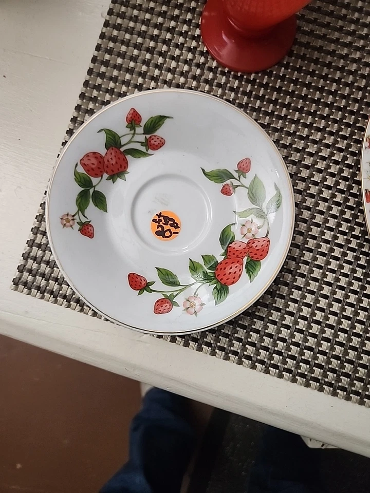 Juego de Taza de Té y Platillo Fresa Vid Teleflora Regalo Vintage Primavera Verano Foto 3 de 4