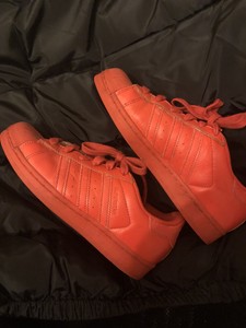 red superstars womens