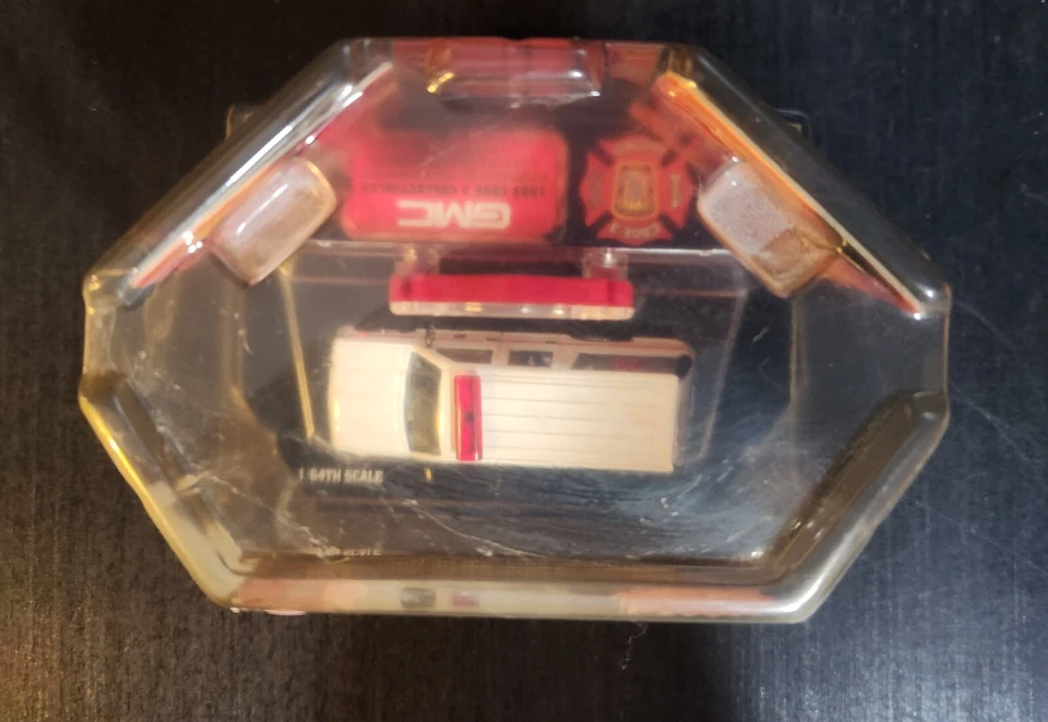 CODE 3 SUBURBAN DIECAST 1:64 CHEVY EMS RAPID RESPONSE WASHINGTON DC NEW! NIB - Image 4 of 4