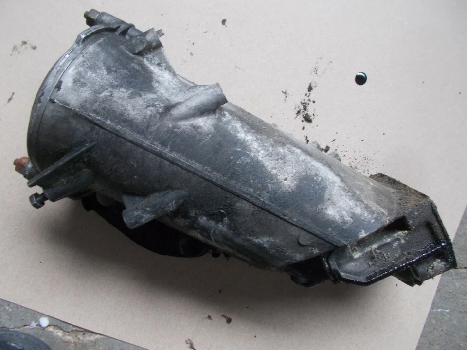 Conjunto de bote de filtro de aceite diésel Mercedes Benz 190 D 2,2 L 84 85 usado OEM W201 Foto 3 de 4