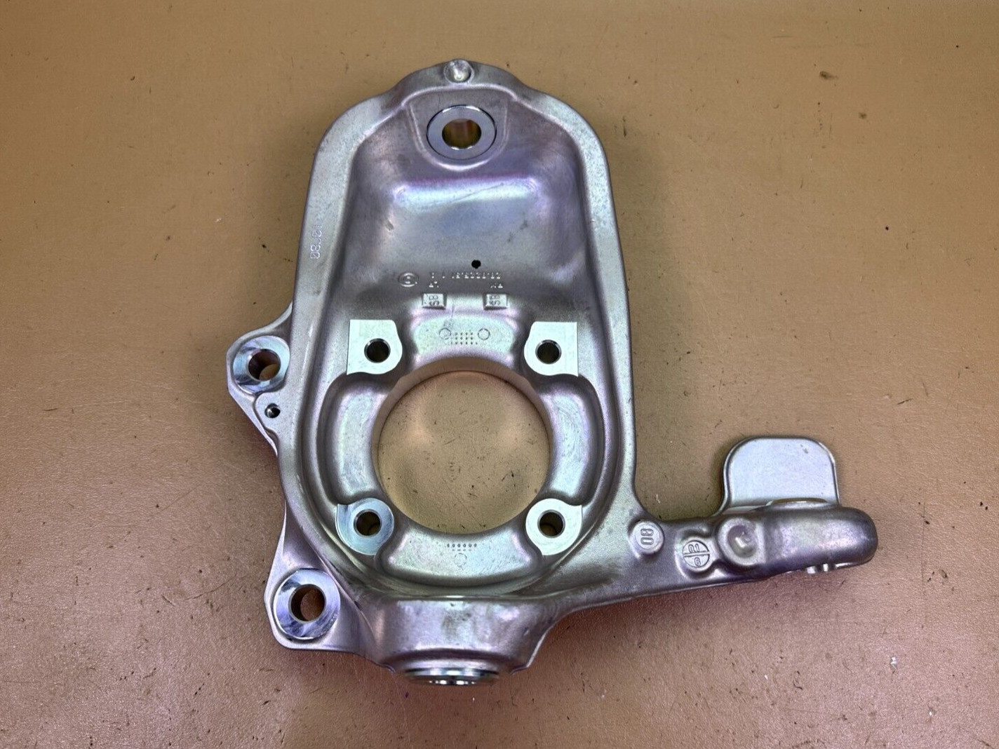NEW 2003-2008 MASERATI QUATTROPORTE M139 FRONT RIGHT SIDE RH SPINDLE KNUCKLE OEM