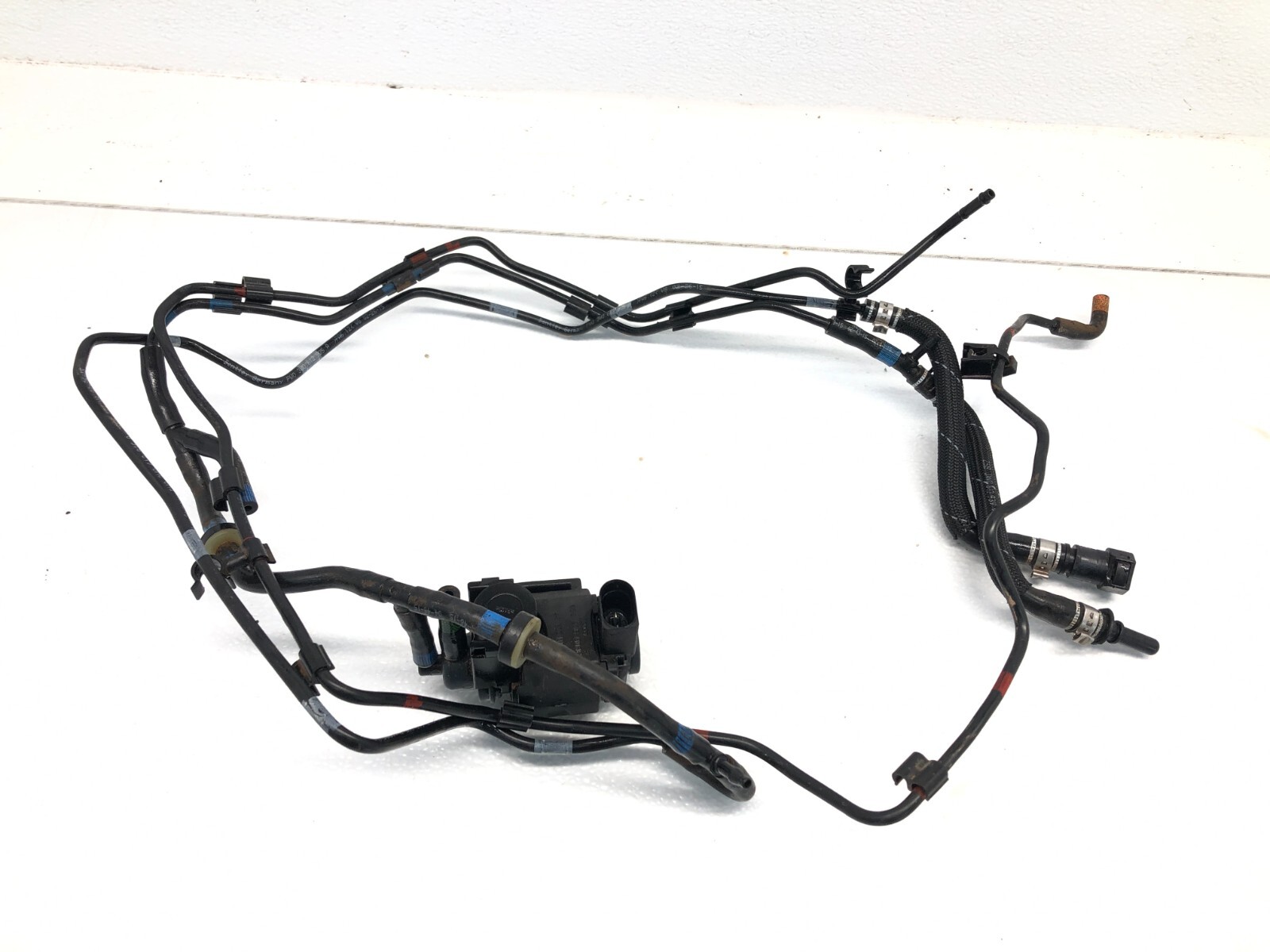 2014-2018 BENTLEY FLYING SPUR 4.0L V8 TURBO BOOST SOLENOID VALVE W/ HOSE LINE OE
