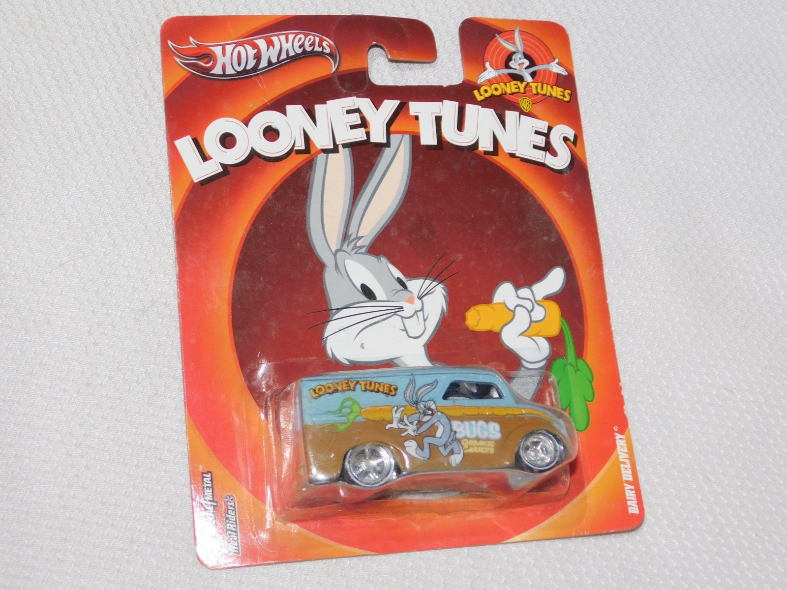 2012 HOT WHEELS Looney Tunes Bugs Bunny Dairy Delivery Real Riders Pop Culture
