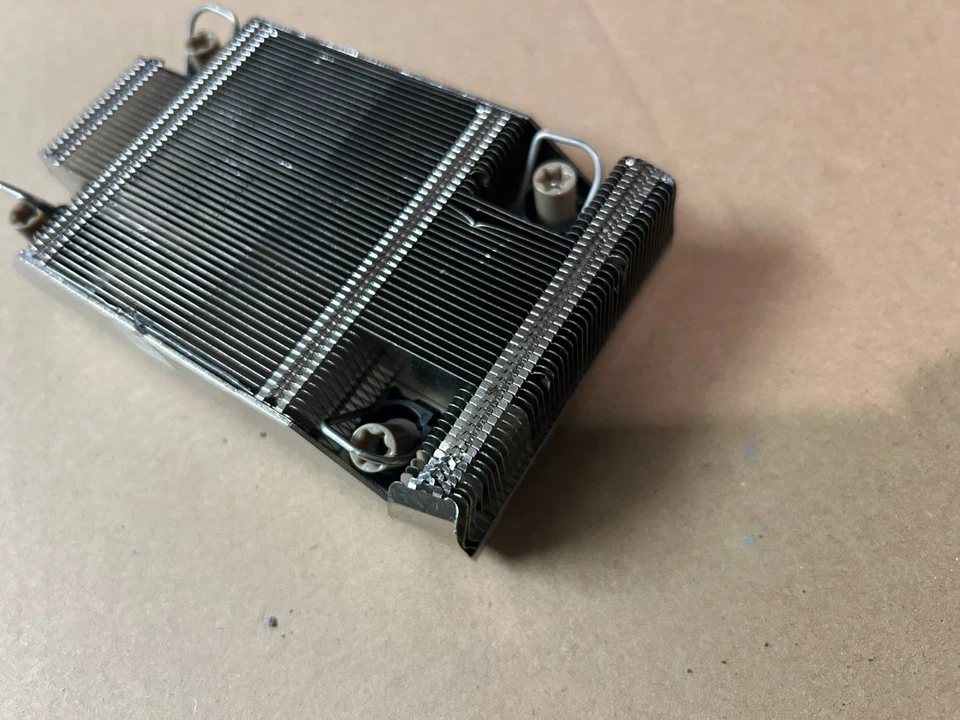 Disipador térmico de alto rendimiento original Dell PowerEdge R650XS R450 T7N3J 0T7N3J Foto 4 de 4