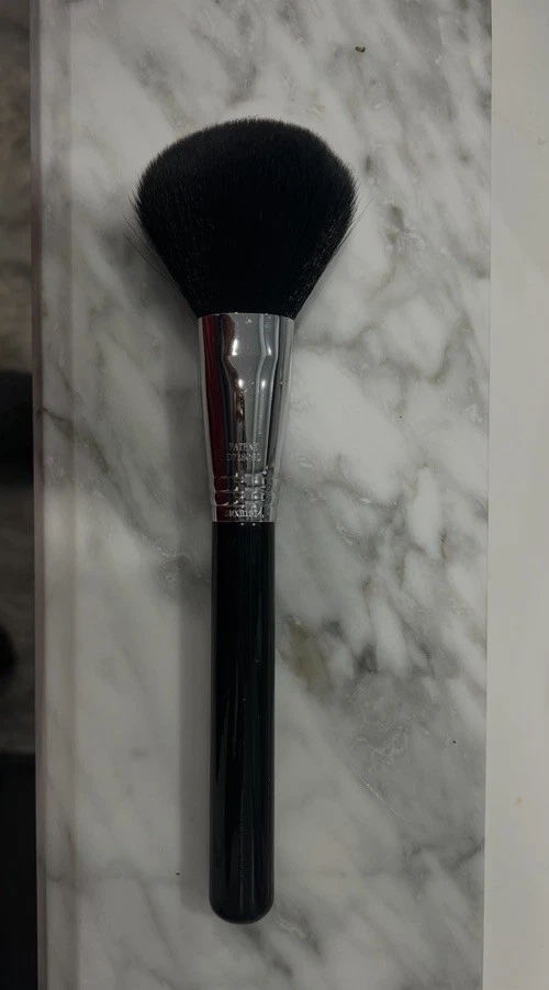 NWOT Sigma Large F30 Powder Makeup Brush - Image 4 of 4