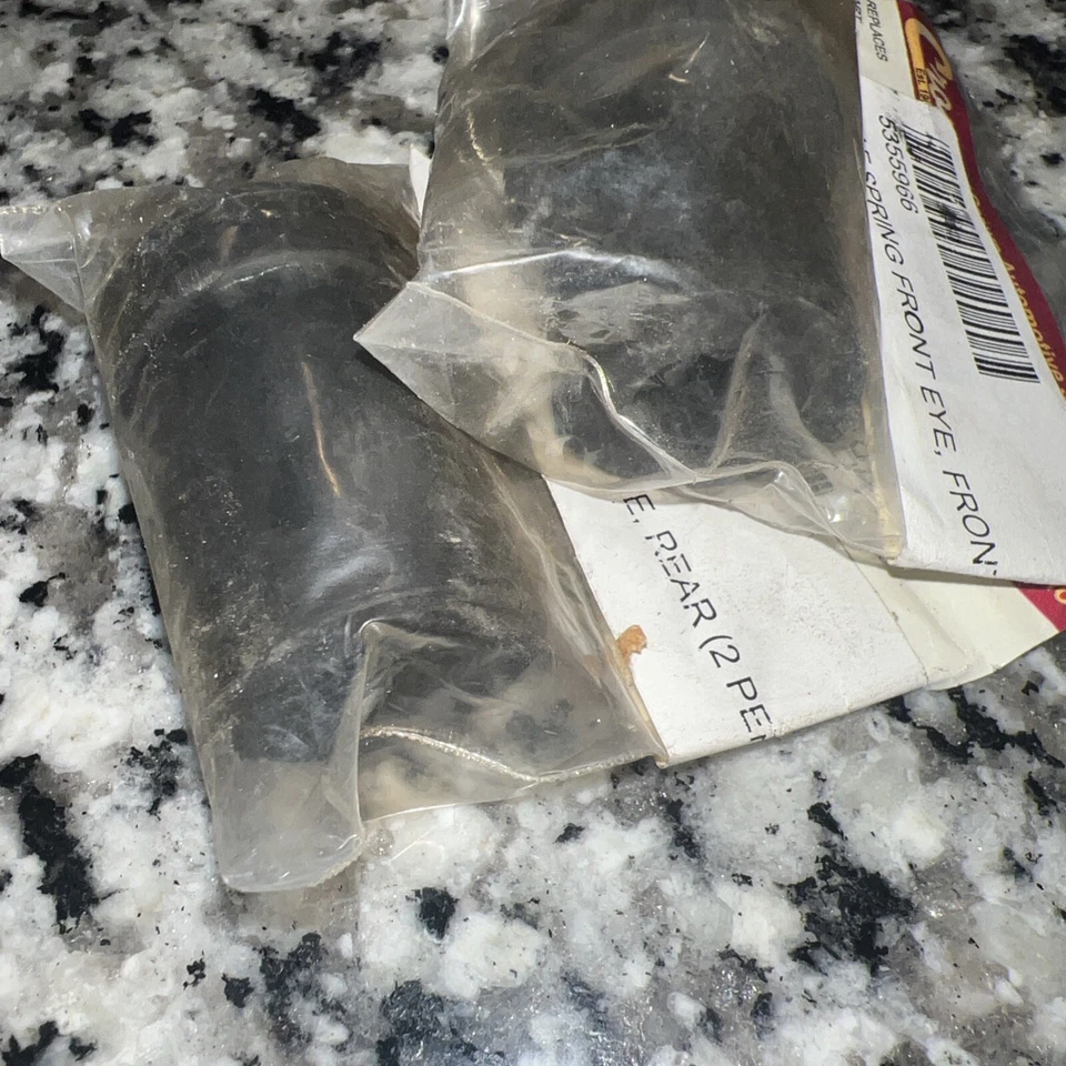 J5355966 Bujes de resorte de hoja delanteros 5355966 para Jeep CJ7 Scrambler CJ5 76-83 Foto 4 de 4