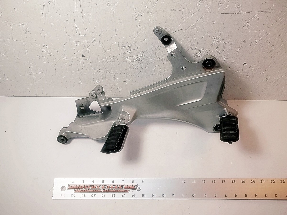 アルバ HONDA 91 - 99 ST1100 RIGHT FOOTREST HOLDER 50600-MY3-000 ST1100A