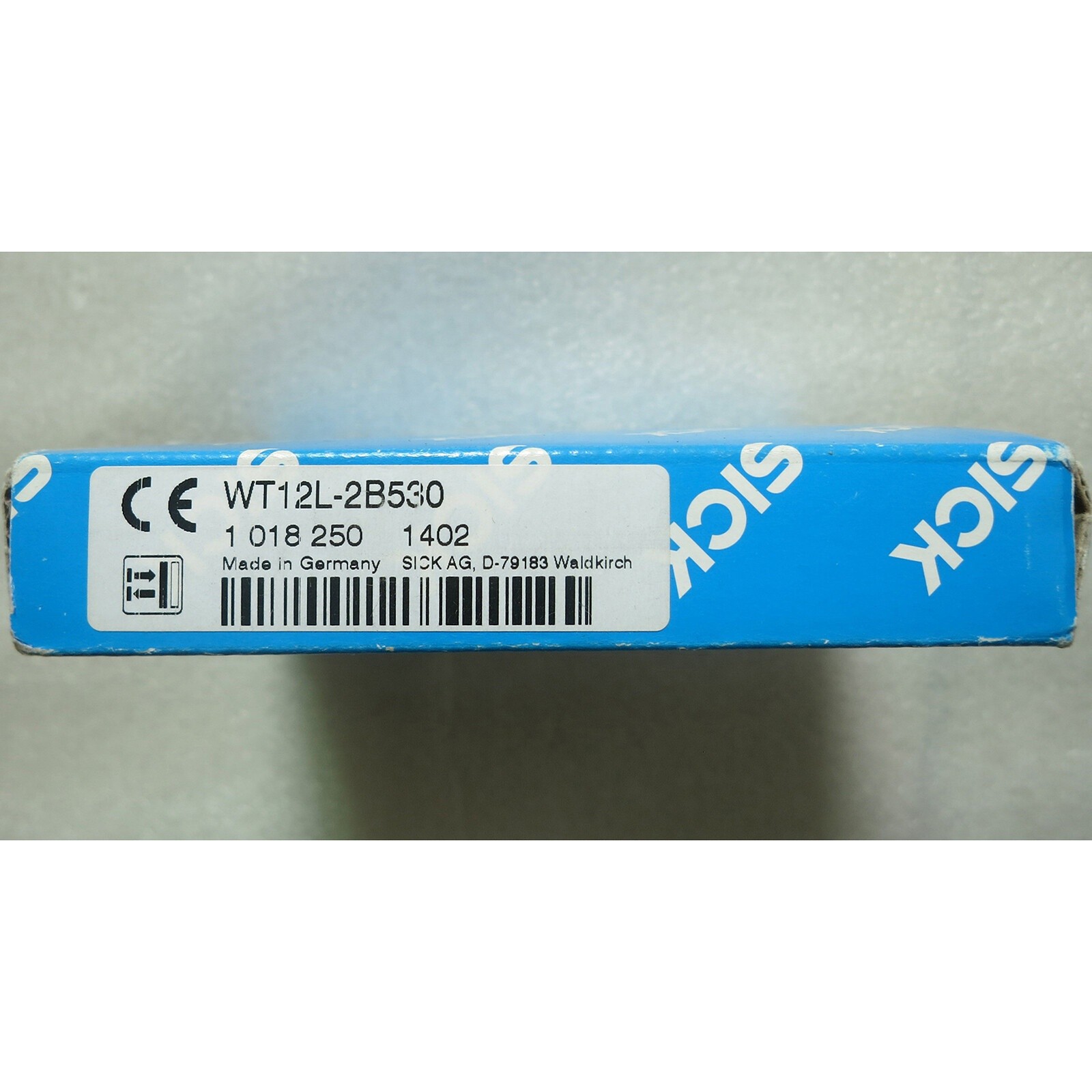 One New   Photoelectric switch sensor WT12L-2B530   *lg