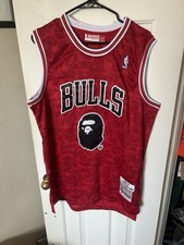 BAPE x Mitchell & Ness Chicago Bulls red jersey Size XL 