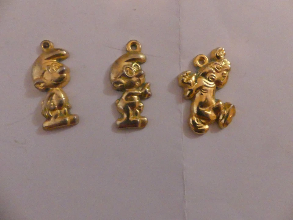 3 FEVES METAL DORE PENDENTIF SERIE SCHTROUMPF 1988 - Photo 1/1