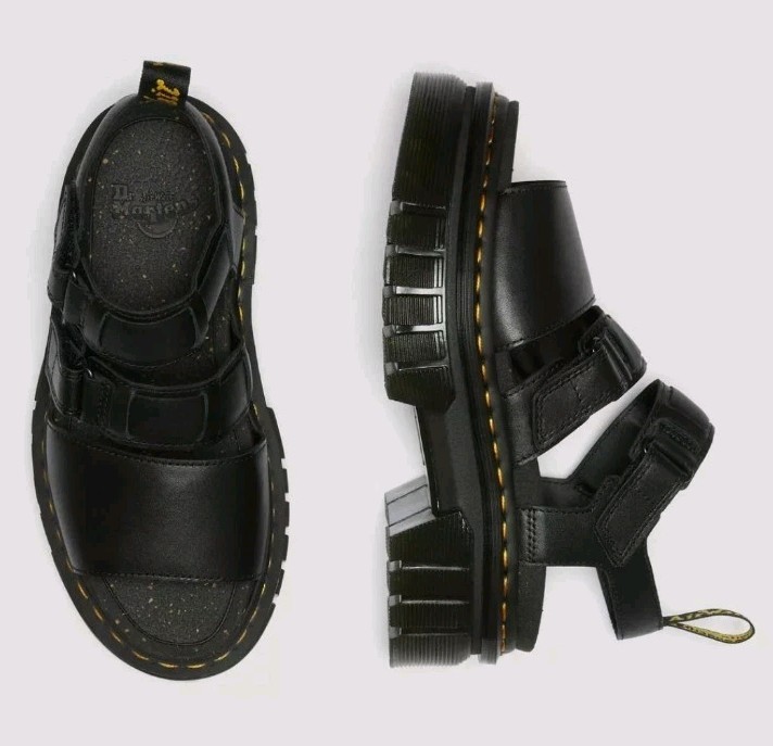 [DR.MARTENS] Ricki 3-strap sandal Black Nappa Lux ☆ Amazon.com | Dr. Martens Women's Ricki 3 Strap Sandals