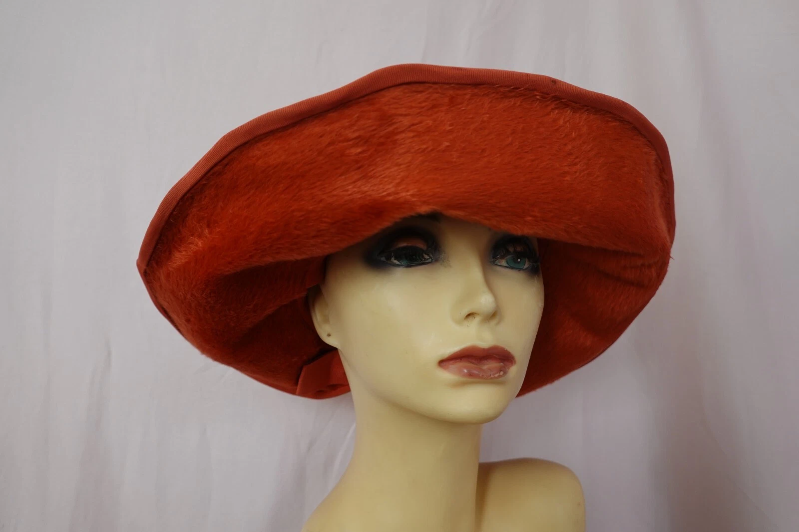 CHAPEAU ancien en feutre CHRISTIAN DIOR années 70 orange   GC