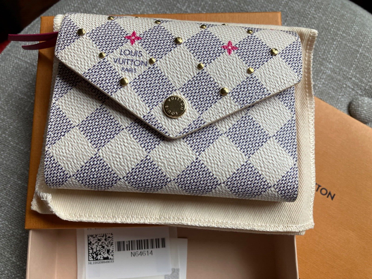 Women's Wallet in Damier Canvas & Leather Victorine