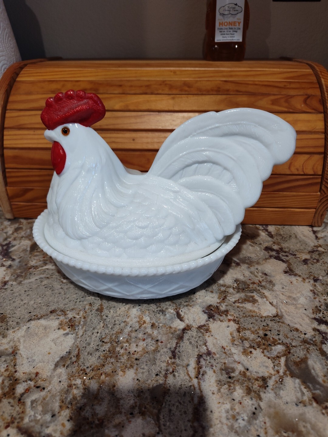 Vintage Westmoreland Milk Glass Hen on Nest Covered Dish 9x7x6
