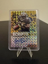 2021 Panini Mosaic Scripts Reggie Bush #S-RB Gold Prizm /25 (AU)