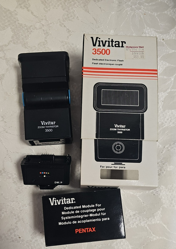 Vivitar Zoom Thyristor 3500 Electronic Flash with Dedicated Module for DM/M TTL