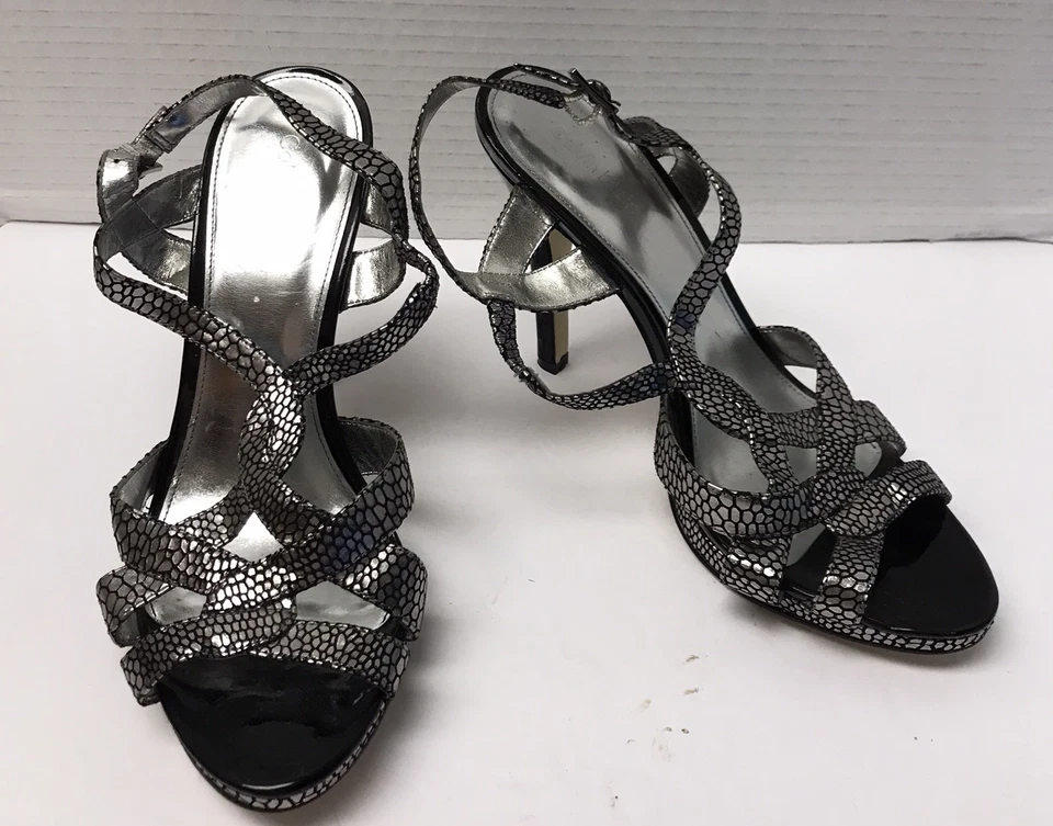 Calvin Klein Talla US 8M Plateado/Negro Eslinga Estampado Serpiente Tirantes Stilletto Foto 2 de 4