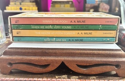 Vintage Winnie the Pooh Boxed Set A.A. Milne 4 Books Dell Yearling 1980
