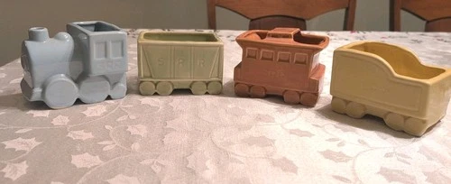 Vintage Set 4 Shawnee Pottery S.R.R. Train Engine & Cars Planters Railroad