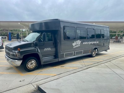 2006 Chevrolet E3500 Passenger Shuttle Bus 